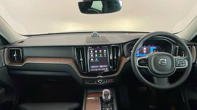 2023 VOLVO XC60 interior