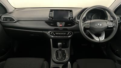 2017 HYUNDAI I30 interior