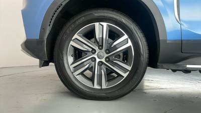 2021 LDV D90 gallery