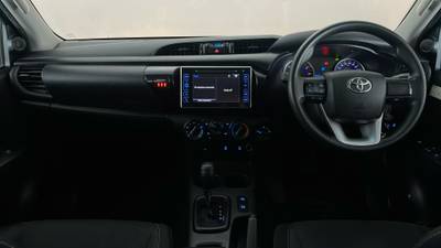 2016 TOYOTA HILUX interior