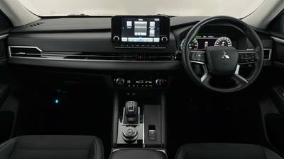 2022 MITSUBISHI OUTLANDER interior