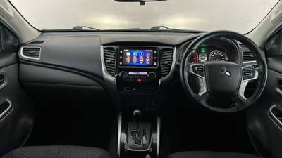 2018 MITSUBISHI TRITON interior