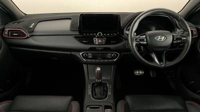 2020 HYUNDAI I30 interior