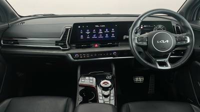 2023 Kia Sportage interior