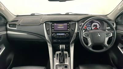 2016 MITSUBISHI PAJERO SPORT interior
