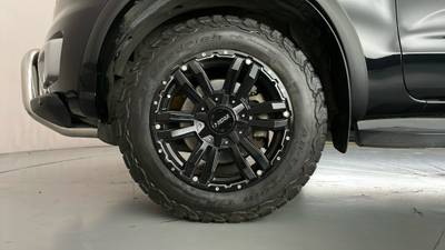 2017 FORD EVEREST gallery