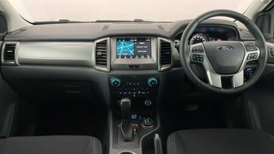 2017 FORD EVEREST interior
