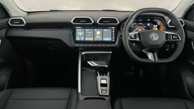 2025 MG ZS interior