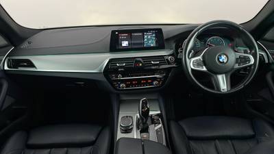 2017 BMW 5 SPORT interior