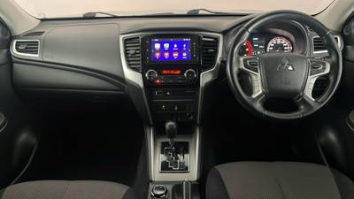 2021 Mitsubishi Triton interior