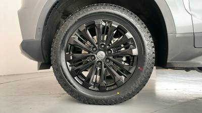 2022 LDV D90 gallery