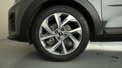 2022 KIA STONIC gallery