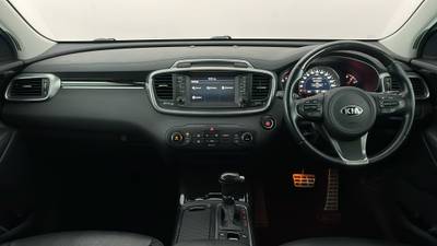 2016 KIA SORENTO interior