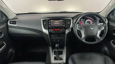 2019 MITSUBISHI TRITON interior