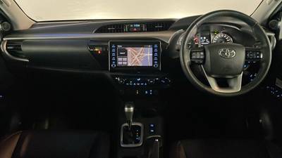 2021 TOYOTA HILUX interior