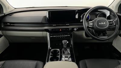 2022 KIA KA4 interior