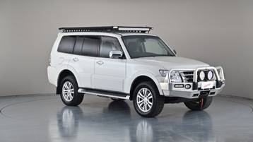 2021 MITSUBISHI PAJERO