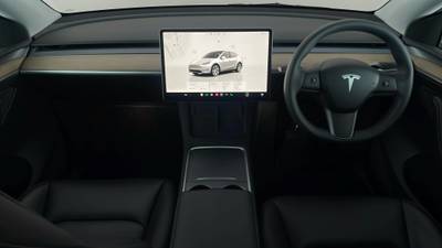 2023 TESLA MODEL Y interior