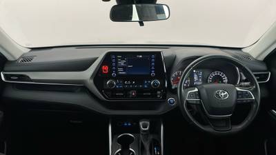 2022 TOYOTA KLUGER interior