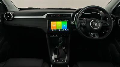 2023 MG ZST interior