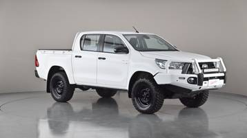 2020 TOYOTA HILUX
