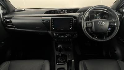 2022 TOYOTA HILUX interior