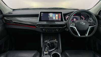 2022 LDV D90 interior
