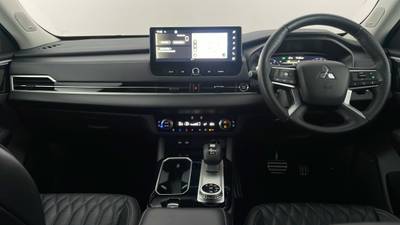 2025 Mitsubishi Outlander interior