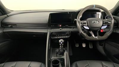 2021 HYUNDAI I30 interior
