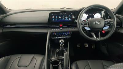 2023 HYUNDAI i30 interior