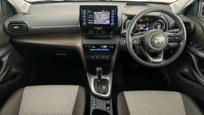 2022 TOYOTA YARIS CROSS interior