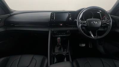 2022 HYUNDAI I30 interior