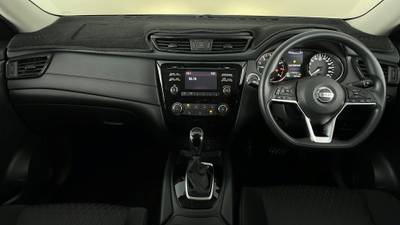 2018 NISSAN X-TRAIL interior