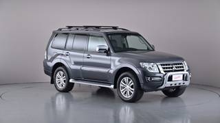 2017 MITSUBISHI PAJERO