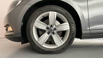 2015 VOLKSWAGEN PASSAT gallery