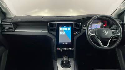 2023 VOLKSWAGEN AMAROK interior