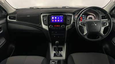 2021 MITSUBISHI TRITON interior