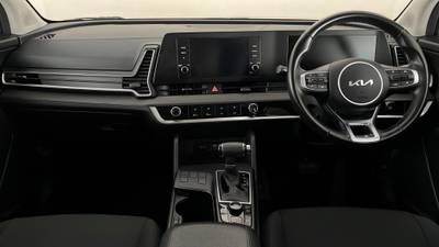 2022 KIA SPORTAGE interior