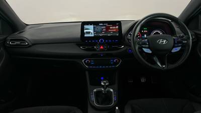 2021 HYUNDAI I30 interior