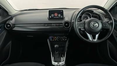 2016 MAZDA 2 interior