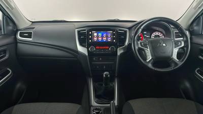 2022 MITSUBISHI TRITON interior