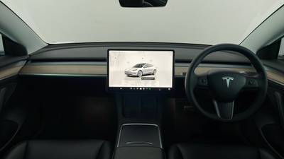 2022 TESLA MODEL 3 interior