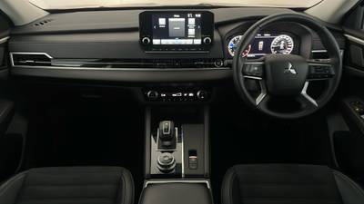 2022 MITSUBISHI OUTLANDER interior