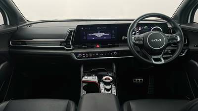 2021 KIA SPORTAGE interior