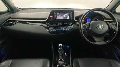 2018 TOYOTA C-HR interior