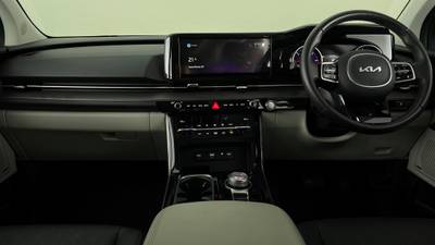 2022 KIA CARNIVAL interior