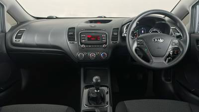2017 KIA CERATO interior