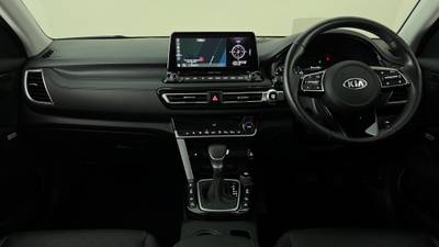 2020 KIA SELTOS interior