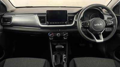 2021 KIA STONIC interior