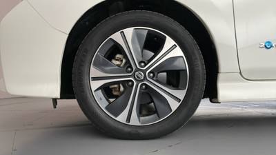 2019 NISSAN LEAF gallery